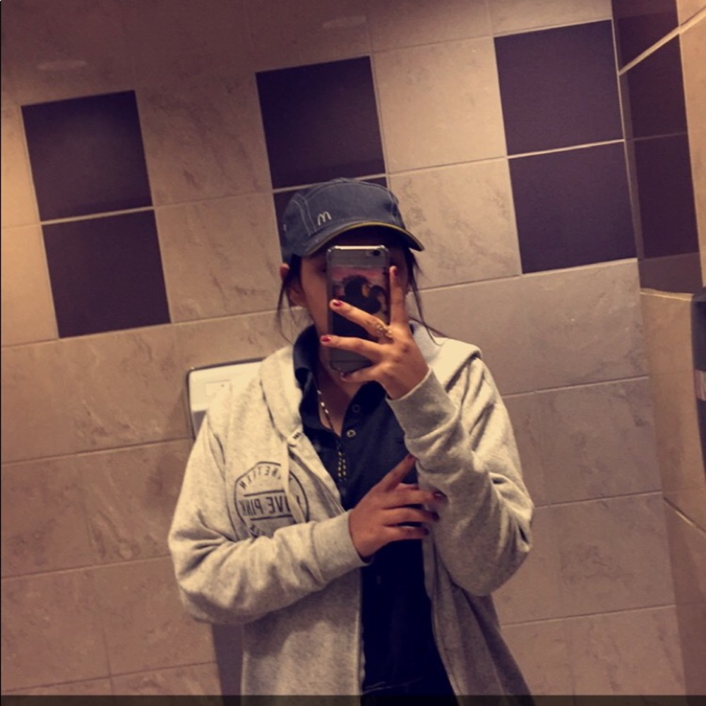 Meet your Posher, Maria